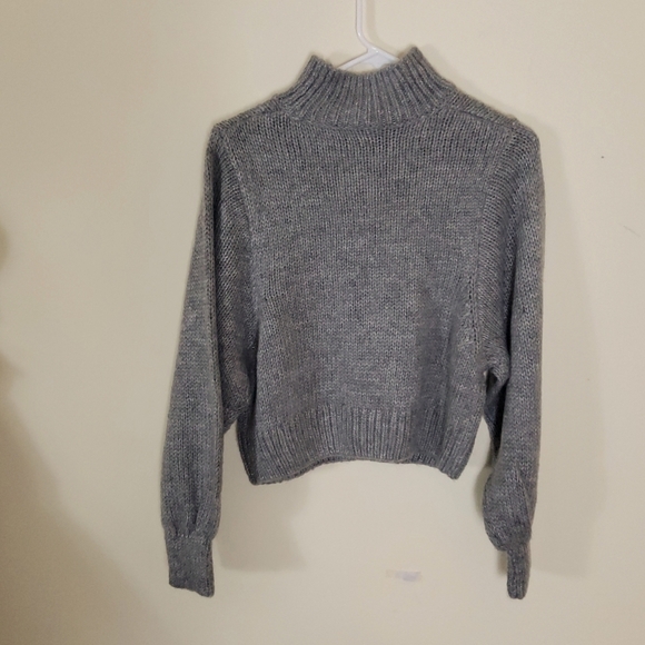 Divided H & M Women's Crop Sweater Size S - Picture 3 of 5